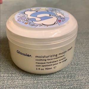 Glossier Moisturizing moon mask